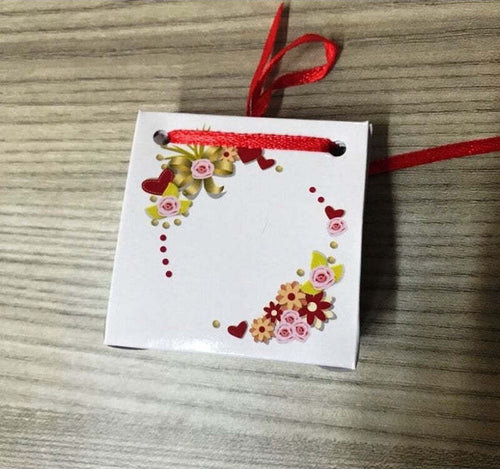 SET 24 BOMBONIERA SCATOLA BIANCO ROSSO CARTA LUCIDA PORTACONFETTI RISO MATRIMONI Casa e cucina/Hobby creativi/Materiali per hobby creativi/Forniture per feste/Bomboniere Trade Shop italia - Napoli, Commerciovirtuoso.it