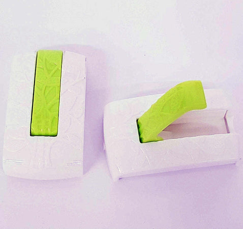 SET 4PZ GANCIO ADESIVO 5x3CM SCOMPARSA PLASTICA GUARDAROBA APPENDIABITI CUCINA  Trade Shop italia - Napoli, Commerciovirtuoso.it