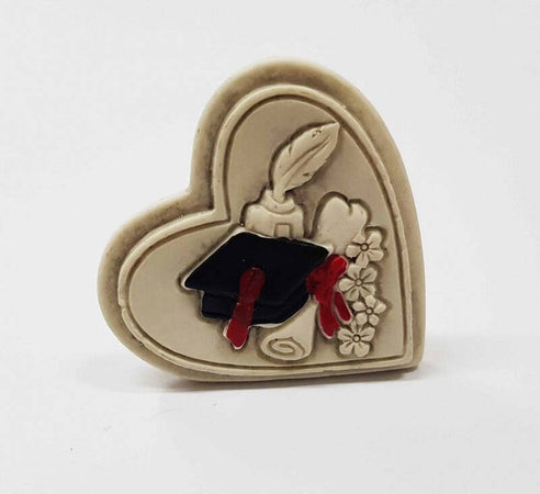 12 BOMBONIERE CUORE LAUREA CAPPELLO PIUMA FORTUNA ROSSO SOPRAMMOBILE APPOGGIO Casa e cucina/Hobby creativi/Materiali per hobby creativi/Forniture per feste/Bomboniere Trade Shop italia - Napoli, Commerciovirtuoso.it