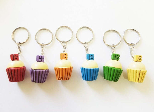 12 BOMBONIERE CUP CAKE DOLCI 18 ANNI COMPLEANNO CERAMICA PORTA CHIAVI CHIAVE Casa e cucina/Hobby creativi/Materiali per hobby creativi/Forniture per feste/Bomboniere Trade Shop italia - Napoli, Commerciovirtuoso.it