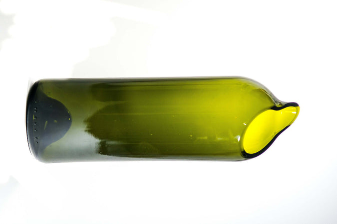 Set brocca e 4 bicchieri verdi | composizione di 4 bicchieri ed una brocca ottenuti da una bottiglia di vino