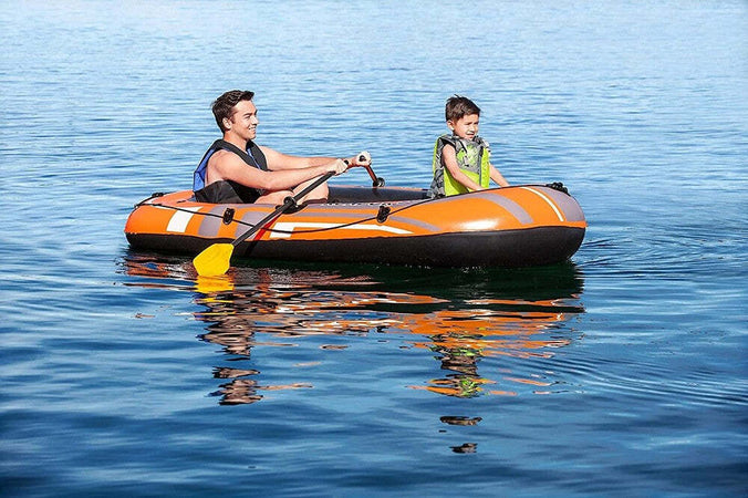 Set Canotto Gommone Kondor 3000 232x115x36cm Con Remi 124 Cm Pompa Manuale 61102 Giochi e giocattoli/Sport e giochi all'aperto/Giochi aquatici e piscine per bambini/Canotti e gonfiabili galleggianti Trade Shop italia - Napoli, Commerciovirtuoso.it