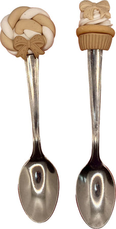Set di 2 cucchiaini in argilla polimerica cupcake e marshmallow beige Casa e cucina/Stoviglie/Posate/Cucchiai e cucchiaini/Cucchiai speciali/Cucchiaini da caffè Led Mall Home - Napoli, Commerciovirtuoso.it