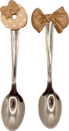 Set di 2 cucchiaini in argilla polimerica donuts e fiocco beige chiaro scuro Casa e cucina/Stoviglie/Posate/Cucchiai e cucchiaini/Cucchiai speciali/Cucchiaini da caffè Led Mall Home - Napoli, Commerciovirtuoso.it