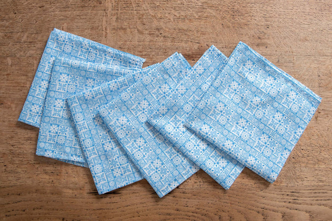 Set Di 6 Tovaglioli Da Tavola In Stoffa 45 X 45 Cm 100% Cotone Stampa Digitale Dai Colori Vivi Ed Intensi Lavabili In Lavatrice Made In Italy Maioliche Quadretti Blu Casa e cucina/Tessili per la casa/Tessili da cucina/Tovaglioli Novilunio - Sesto San Giovanni, Commerciovirtuoso.it