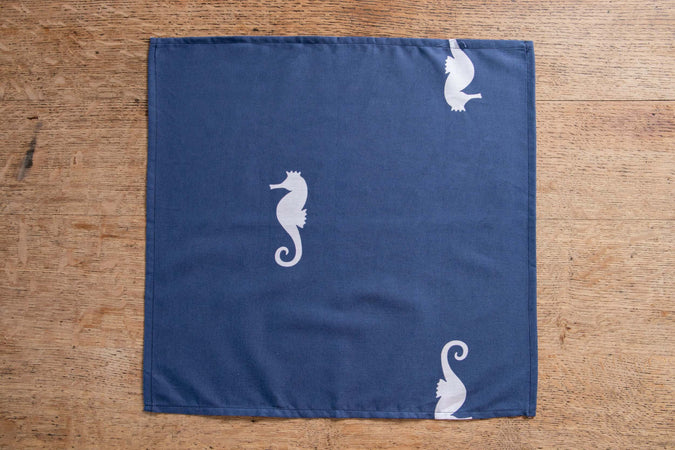 Set Di 6 Tovaglioli Da Tavola In Stoffa 45 X 45 Cm 100% Cotone Stampa Digitale Dai Colori Vivi Ed Intensi Lavabili In Lavatrice Made In Italy Cavallucci Marini Casa e cucina/Tessili per la casa/Tessili da cucina/Tovaglioli Novilunio - Sesto San Giovanni, Commerciovirtuoso.it
