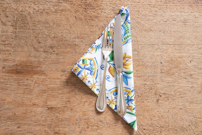Set Di 6 Tovaglioli Da Tavola In Stoffa 45 X 45 Cm 100% Cotone Stampa Digitale Dai Colori Vivi Ed Intensi Lavabili In Lavatrice Made In Italy Maioliche Siciliane Casa e cucina/Tessili per la casa/Tessili da cucina/Tovaglioli Novilunio - Sesto San Giovanni, Commerciovirtuoso.it