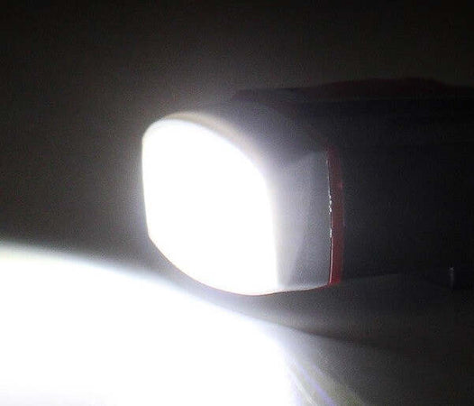 Set Di Luci Led A Batteria Anteriore Posteriore Bici Attacco Universale Dt-2181 Sport e Tempo Libero > Ciclismo > Luci per Bici > Sport Trade Shop italia - Napoli, Commerciovirtuoso.it