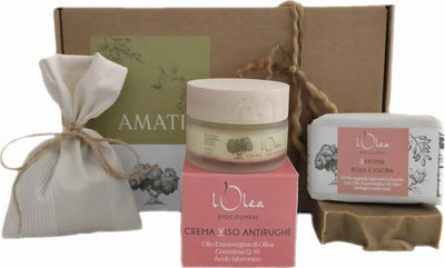 Set Regalo Crema Antirughe Pelli Mature con Coenzima Q-10 e Inulina + Sapone Mani Viso Corpo Naturale Biologico Rosa e Jojoba Saponetta 100% BIO Bellezza/Cura della pelle/Set regalo L’Olea Biocosmesi - Castelbottaccio, Commerciovirtuoso.it