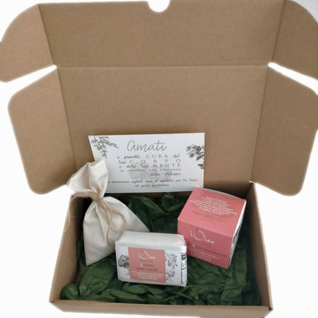 Set Regalo Crema Antirughe Pelli Mature con Coenzima Q-10 e Inulina + Sapone Mani Viso Corpo Naturale Biologico Rosa e Jojoba Saponetta 100% BIO Bellezza/Cura della pelle/Set regalo L’Olea Biocosmesi - Castelbottaccio, Commerciovirtuoso.it