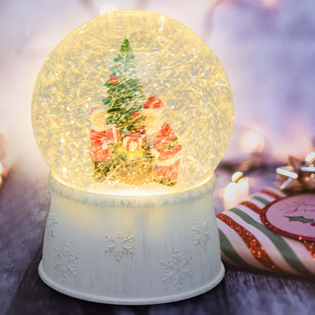 Sfera in vetro palla di neve decorata luminosa con led a luce bianco caldo ø13cm Casa e cucina/Decorazioni per interni/Addobbi e decorazioni per ricorrenze/Decorazioni natalizie/Neve artificiale MagiediNatale.it - Altamura, Commerciovirtuoso.it