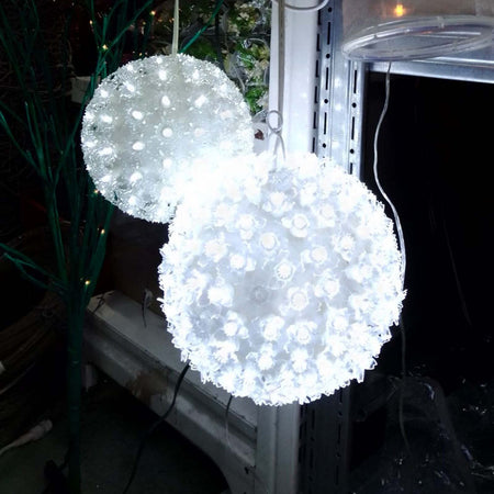 Sfera luminosa decorazione natalizia con led luce fredda Ø 15 cm Casa e cucina/Decorazioni per interni/Addobbi e decorazioni per ricorrenze/Decorazioni natalizie/Addobbi e decorazioni/Palle e palline MagiediNatale.it - Altamura, Commerciovirtuoso.it