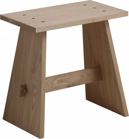 Sgabello-in-legno-massiccio-di-castagno-h45cm