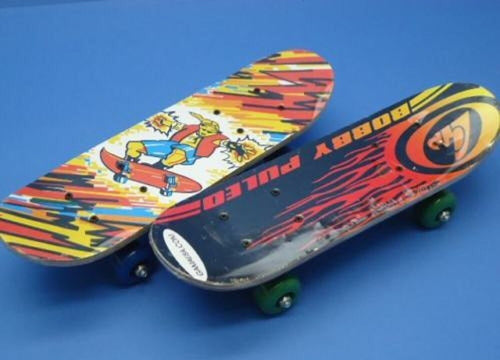 Skateboard Skate In Legno Varie Fantasie Colorato Bambini Ragazzi 45cm Sport e Tempo Libero > Attrezzi e Abbigliamento Sportivo > Accessori Sport Trade Shop italia - Napoli, Commerciovirtuoso.it