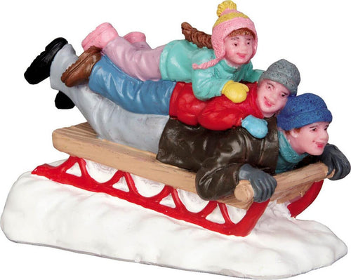Slittino con papà‎,‎ personaggi per villaggio di Natale in poliresina Casa e cucina/Decorazioni per interni/Addobbi e decorazioni per ricorrenze/Decorazioni natalizie/Oggettistica MagiediNatale.it - Altamura, Commerciovirtuoso.it