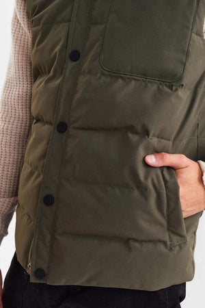 Smanicato Uomo Anerkjendt Akrasmus Puf Vest Con Bottoni, 2 Tasche Sport e tempo libero/Sport/Corsa/Abbigliamento/Uomo/Maglie e T-shirt/Gilet Snotshop - Roma, Commerciovirtuoso.it