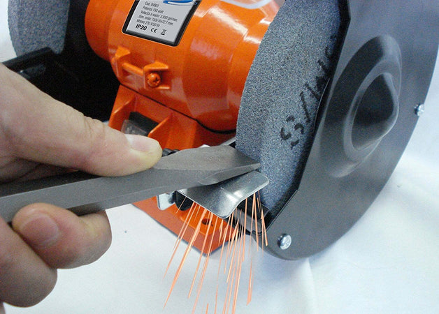 SMERIGLIATRICE MOLA DA BANCO 200W 2 DISCHI 2 PIETRE 125MM PROFESSIONALE H1205 Fai da te/Utensili elettrici e a mano/Utensili elettrici/Smerigliatrici/Smerigliatrici da banco Trade Shop italia - Napoli, Commerciovirtuoso.it