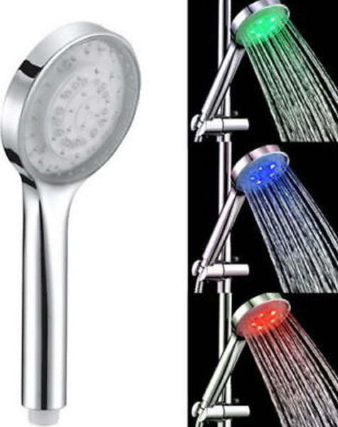 Soffione-Doccia-Con-Luci-A-Led-Che-Cambia-Colore-Con-La-Temperatura-Acqua