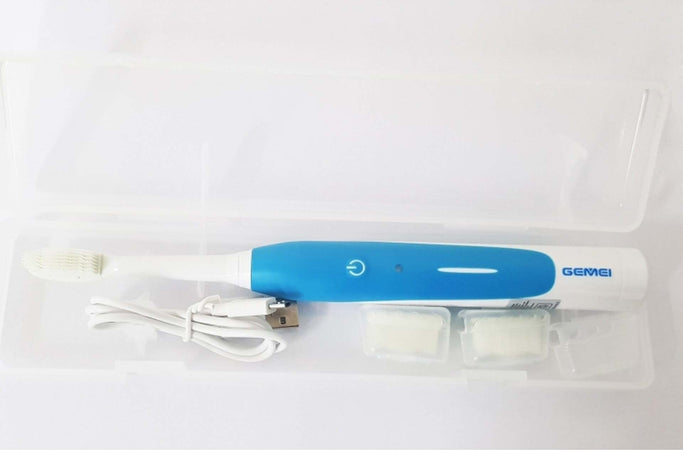SPAZZOLINO DA DENTI DA VIAGGIO ELETTRICO CON 3 TESTINE RICAMBIO PULIZIA DENTI Salute e cura della persona/Cura di bambini e neonati/Igiene dentale/Igiene dentale dei bambini/Spazzolini da denti/Spazzolini da denti elettrici e accessori/Spazzolini da denti elettrici Trade Shop italia - Napoli, Commerciovirtuoso.it