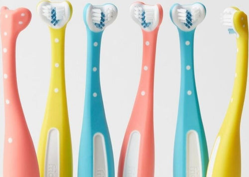 Spazzolino-da-Denti-Frida-Baby-Triangolare-ToothHugger