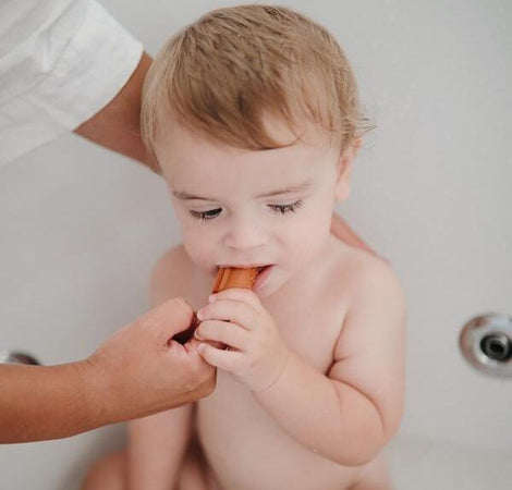 Spazzolino da Denti per Dita Mushie Argilla/Sabbia Mobile Salute e cura della persona/Cura di bambini e neonati/Igiene dentale/Igiene dentale prima infanzia/Spazzolini da denti La Casa Del Bebè - Napoli, Commerciovirtuoso.it