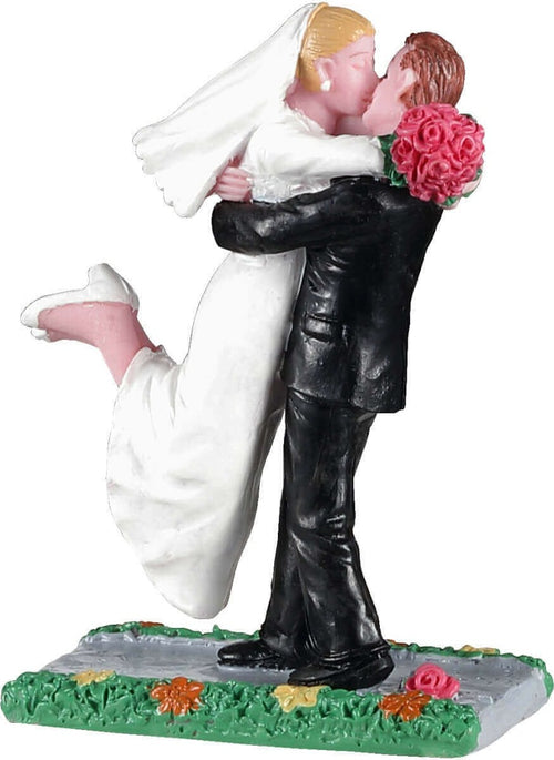 Sposi che si baciano, personaggi per villaggio di Natale in poliresina Casa e cucina/Decorazioni per interni/Addobbi e decorazioni per ricorrenze/Decorazioni natalizie/Oggettistica MagiediNatale.it - Altamura, Commerciovirtuoso.it