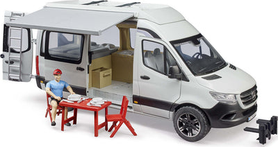 Sprinter-Camper-con-Personaggio-Bruder