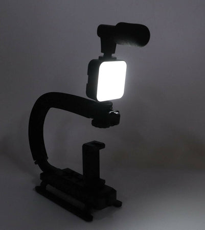 Staffa stabbilizzatrice stabilizzatore per fotocamera con impugnatura per azione video con microfono e luce led Elettronica/Foto e videocamere/Accessori/Accessori fotocamera digitale/Impugnature TradeKard - Acerra, Commerciovirtuoso.it