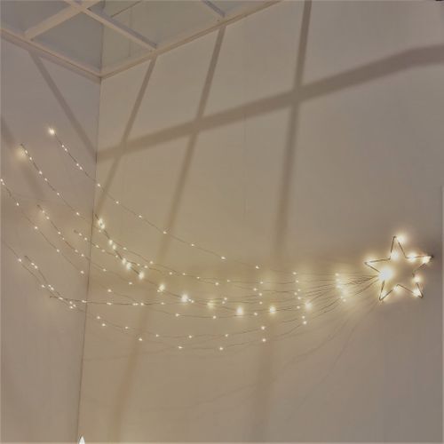 Stella cometa 3 m, con gocce led bianco caldo per addobbi e decorazioni natalizie Casa e cucina/Decorazioni per interni/Addobbi e decorazioni per ricorrenze/Decorazioni natalizie/Presepi/Statuine e fondali per il presepe MagiediNatale.it - Altamura, Commerciovirtuoso.it