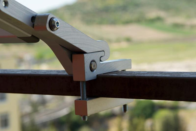 Stendibiancheria richiudibile per ringhiera, stendino per balcone in alluminio anodizzato antiruggine