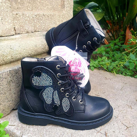 Stivali Bambina Lelli Kelly Anfibio Ali Bimba Rosso O Nero Dettaglio Ali Di Fata Con Lacci Stivali Casual Effetto Glitter Tomai Effetto Perlato Moda/Bambine e ragazze/Scarpe/Stivali D'Avanzo Clazature - Nola, Commerciovirtuoso.it