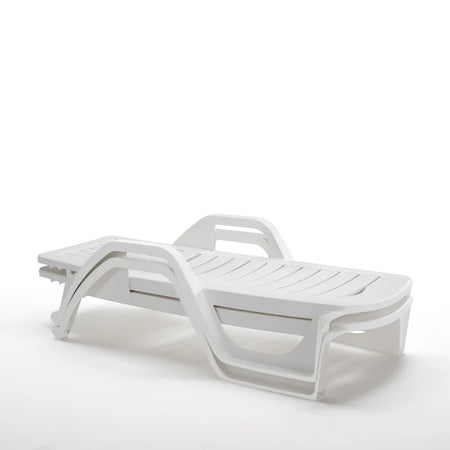 Lettino in resina Bianco impilabile "Zanzibar" da Mare e Piscina 190 cm