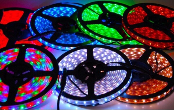 Strip Striscia Led 5m 3528 5050 5630 300 Led Impermeabile Fredda Calda Rgb  Trade Shop italia - Napoli, Commerciovirtuoso.it