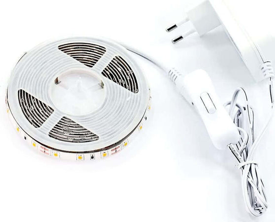 Striscia LED Completa di alimentatore 14.4 W, Bianco, 8 x 3m Classe energetica A Prismalux LSK3MT65-C Illuminazione/Illuminazione per interni/Illuminazione speciale/Nastri LED Scontolo.net - Potenza, Commerciovirtuoso.it
