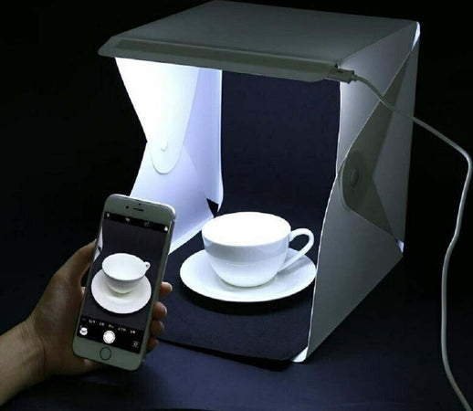 Studio Set Fotografico Portatile Grande 30cm Light Box Con Luci Led 2 Sfondi Elettronica e telefonia > Fotografia e video > Supporti e Cavalletti Trade Shop italia - Napoli, Commerciovirtuoso.it