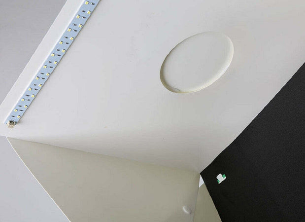 Studio Set Fotografico Portatile Grande 30cm Light Box Con Luci Led 2 Sfondi Elettronica e telefonia > Fotografia e video > Supporti e Cavalletti Trade Shop italia - Napoli, Commerciovirtuoso.it
