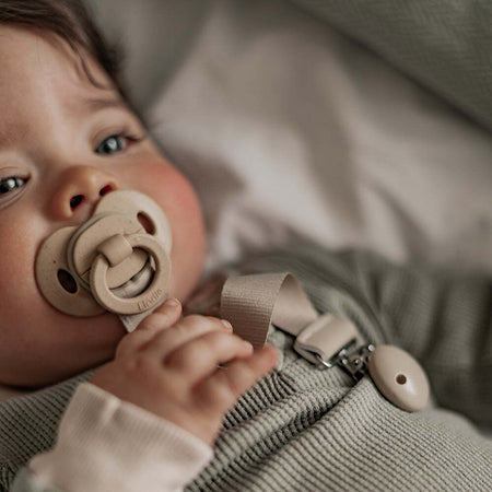 Succhietto Bambù Silicone Elodie Details Pure Khaki Prima infanzia/Succhietti e massaggiagengive/Succhietti La Casa Del Bebè - Napoli, Commerciovirtuoso.it