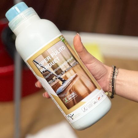 il #n1 - SUPER PULITO PARQUET rivoluzionario detergente NATURALE a PH NEUTRO e protettivi formulato per parquet - Di Eternal Parquet - Eternal Parquet