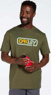 T-Shirt Uomo Oakley Locked in B1b Maniche Corte Moda/Uomo/Abbigliamento/T-shirt polo e camicie/T-shirt Snotshop - Roma, Commerciovirtuoso.it