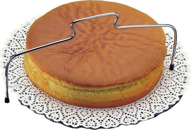 TAGLIATORTA A FILO IN ACCIAIO 31 CM REGOLABILE ORIZZONTALE PAN DI SPAGNA DOLCI Casa e cucina/Teglie da forno e accessori per pasticceria/Accessori e utensili per pasticceria/Anelli per torte Trade Shop italia - Napoli, Commerciovirtuoso.it