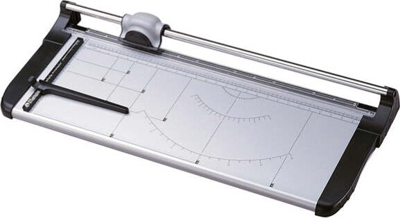 Taglierina a lama rotante 3020 - 670 mm (A2) - Titanium Casa e cucina/Hobby creativi/Materiali per hobby creativi/Utensili per il taglio/Taglierine e lame per carta/Taglierine a lama rotante Eurocartuccia - Pavullo, Commerciovirtuoso.it