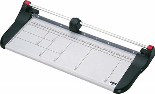 Taglierina a lama rotante 3216 - 460 mm (A3) - Titanium Casa e cucina/Hobby creativi/Materiali per hobby creativi/Utensili per il taglio/Taglierine e lame per carta/Taglierine a lama rotante Eurocartuccia - Pavullo, Commerciovirtuoso.it