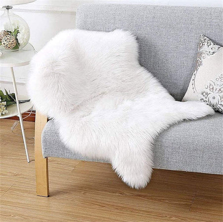 Tappeto natalizio peloso effetto pelliccia, Decorazione natalizia per tavoli e sedie 50 x 90 cm Casa e cucina/Decorazioni per interni/Addobbi e decorazioni per ricorrenze/Decorazioni natalizie/Basi e supporti per alberi di Natale MagiediNatale.it - Altamura, Commerciovirtuoso.it