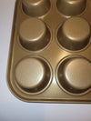Teglia Da Forno per Muffin Antiaderente Dorata Su Fondo Argento Stampo per 12 Muffin Leggero E Resistente Casa e cucina/Teglie da forno e accessori per pasticceria/Teglie e stampi/Teglie per muffin e cupcake Ideart - Valdilana, Commerciovirtuoso.it
