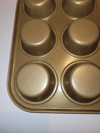 Teglia Da Forno per Muffin Antiaderente Dorata Su Fondo Argento Stampo per 12 Muffin Leggero E Resistente Casa e cucina/Teglie da forno e accessori per pasticceria/Teglie e stampi/Teglie per muffin e cupcake Ideart - Valdilana, Commerciovirtuoso.it