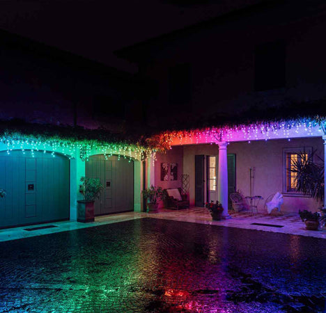 Tenda luminosa a Led Stalattite Twinkly RGB e Bianco caldo, 5 x h 0,6 metri Casa e cucina/Decorazioni per interni/Addobbi e decorazioni per ricorrenze/Decorazioni natalizie/Luci natalizie/Catene luminose per interni MagiediNatale.it - Altamura, Commerciovirtuoso.it