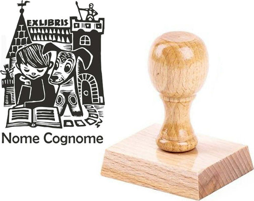 Timbro Ex Libris Personalizzabile Immagine Bambino Con Cane in Legno 30x40 mm Cancelleria e prodotti per ufficio/Archivio ufficio e accessori per scrivania/Etichette divisori per schedario e timbri/Timbri e materiali per timbri/Timbri ExLibris - Voghera, Commerciovirtuoso.it