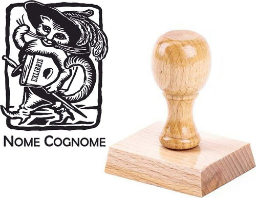 Timbro Ex Libris personalizzabile Immagine Gatto Con Gli Stivali in Legno 30x40 mm Cancelleria e prodotti per ufficio/Archivio ufficio e accessori per scrivania/Etichette divisori per schedario e timbri/Timbri e materiali per timbri/Timbri ExLibris - Voghera, Commerciovirtuoso.it