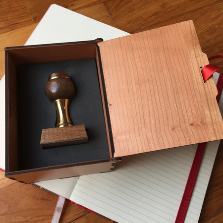Timbro Ex Libris personalizzabile Immagine Gatto Con Gli Stivali in Legno 30x40 mm Cancelleria e prodotti per ufficio/Archivio ufficio e accessori per scrivania/Etichette divisori per schedario e timbri/Timbri e materiali per timbri/Timbri ExLibris - Voghera, Commerciovirtuoso.it