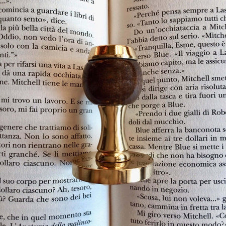 Timbro Ex Libris Tondo Personalizzabile Immagine Gufo con libro In Legno diametro 40 mm Cancelleria e prodotti per ufficio/Archivio ufficio e accessori per scrivania/Etichette divisori per schedario e timbri/Timbri e materiali per timbri/Timbri ExLibris - Voghera, Commerciovirtuoso.it